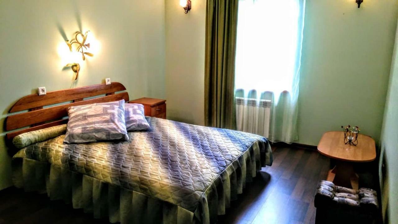 Hotel Гостевой Таунхаус Demidov Esterno foto